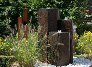 Quellstein Basalt Säulen Trio 100cm mit Quellschalen Gartenbrunnen Springbrunnen