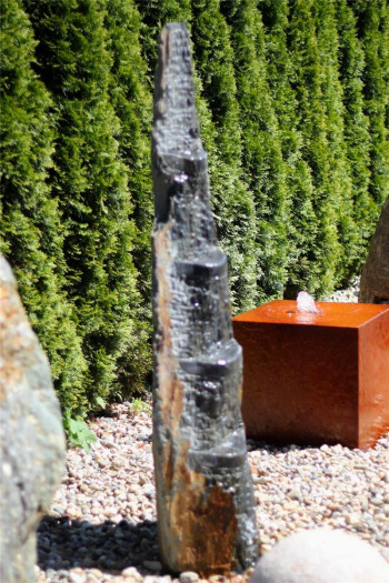 Wasserspiel SET Quellstein Monolith 160cm Schiefer Gartenbrunnen inkl. Pumpe