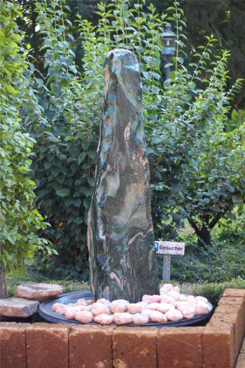 VERKAUFT! Quellstein Monolith 180cm Marmor Artik green Gartenbrunnen Springbrunnen Komplettset