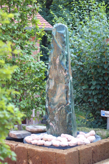 VERKAUFT! Quellstein Monolith 180cm Marmor Artik green Gartenbrunnen Springbrunnen Komplettset