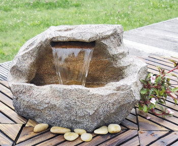 AUSSTELLUNGSSTÜCK - NUR ABHOLUNG! Wasserfall Siki Gartenbrunnen aus Polystone inkl. Pumpe und LED