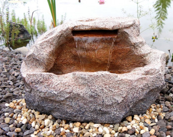 AUSSTELLUNGSSTÜCK - NUR ABHOLUNG! Wasserfall Siki Gartenbrunnen aus Polystone inkl. Pumpe und LED