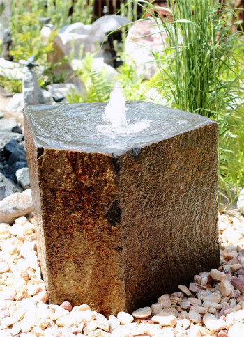 VERKAUFT! Wasserspiel SET Quellstein Basalt 60cm mit Quellschale Gartenbrunnen Springbrunnen