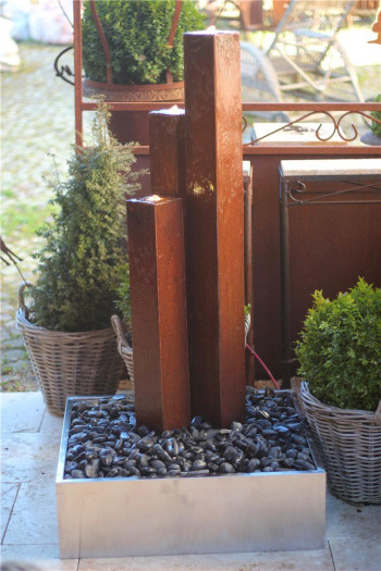 Cordon Säulen Trio 120cm Cortenstahlbrunnen Edelrost Design Terrassenbrunnen