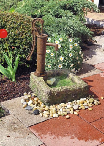 Wasserspiel Polenca mit Schwengelpumpe 64cm Polystone Brunnen inkl. Pumpe