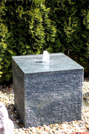 Quellstein Würfel 50cm Granit Gartenbrunnen Springbrunnen Komplettset