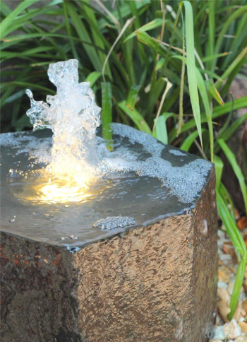 VERKAUFT! Quellstein Basalt 29cm mit Quellschale und Fontäne Gartenbrunnen Natursteinbrunnen