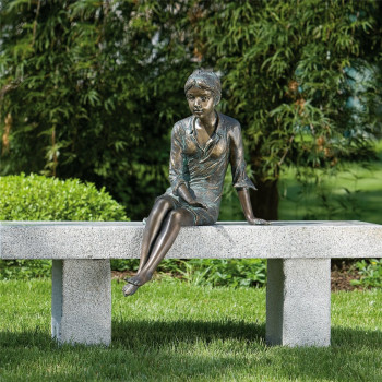 Bronzefigur Mädchen Berrit 48cm Gartenfigur Bronze Rottenecker (ohne Bank)
