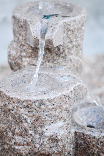 NUR ABHOLUNG! Wasserspiel SET Quellstein Shugan 45cm Granit rosa Bachlauf Gartenbrunnen
