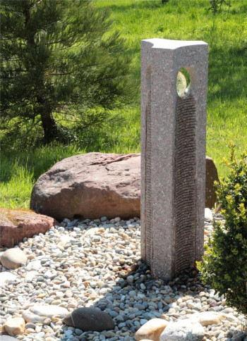 Wasserspiel SET Quellstein Joy 120cm Granit Gartenbrunnen mit dreh. Glaskugel