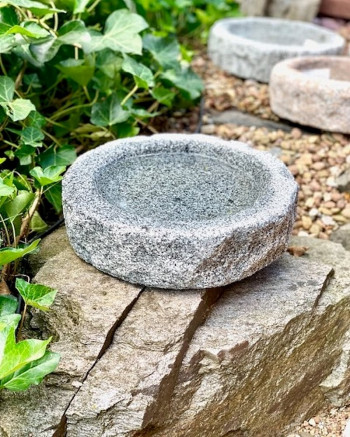 Vogeltränke Granit anthrazit rund 30cm Naturform Vogelbad für Garten Insektentränke