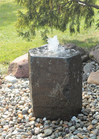 VERKAUFT! Quellstein Basalt 50cm mit Quellschale Gartenbrunnen Springbrunnen Komplettset