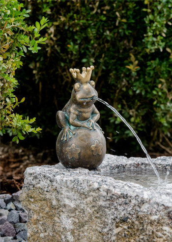 Bronzefigur Froschkönig Leopold 20cm Bronze Gartenfigur Wasserspeier Rottenecker