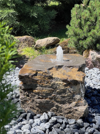 Quellstein Muschelkalk L80cm mit Quellschale flach Gartenbrunnen Springbrunnen Komplettset