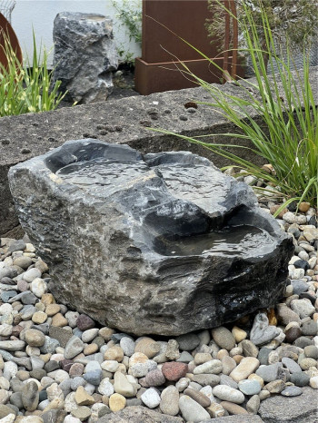 Quellstein Bachlauf Marmor Black Angel L40cm Naturstein Gartenbrunnen Springbrunnen