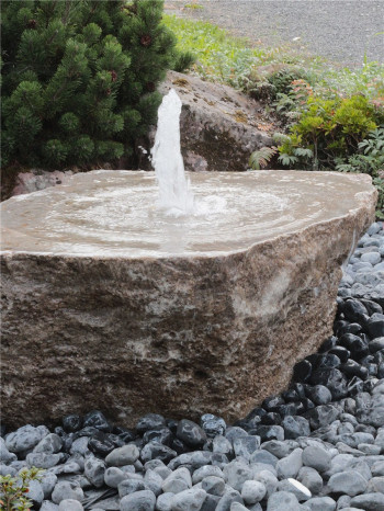 Quellstein Muschelkalk L100cm Naturstein Brunnen Komplettset Gartenbrunnen Springbrunnen