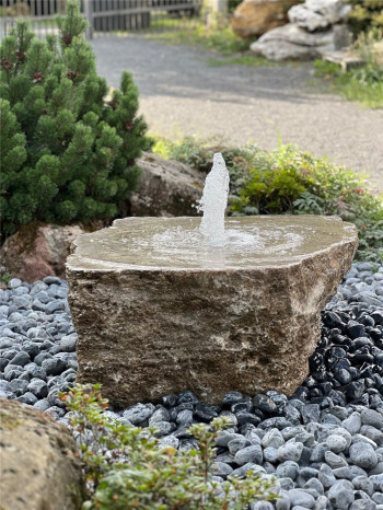 Quellstein Muschelkalk L100cm Naturstein Brunnen Komplettset Gartenbrunnen Springbrunnen