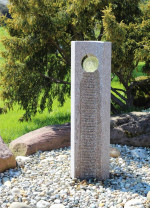 Quellstein Joy 120cm Granit Gartenbrunnen mit dreh. Glaskugel Granitbrunnen Quellstein Joy 120cm Granit Gartenbrunnen mit dreh. Glaskugel Granitbrunnen