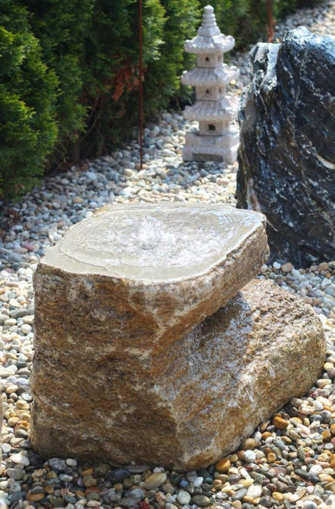 VERKAUFT! Quellstein Muschelkalk L70cm mit Quellschale Gartenbrunnen Springbrunnen