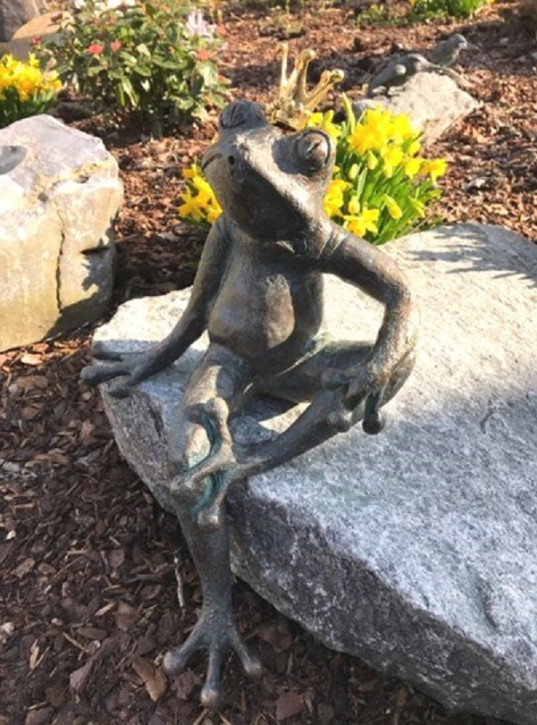 Bronzefigur Froschkönig Olaf 32cm Bronze Gartenfigur Wasserspeier Rottenecker