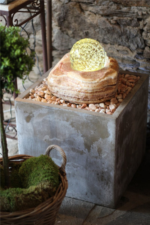 Zimmerbrunnen Onyx | Echtsteinbrunnen mit dreh. Kugel und LED-Beleuchtung