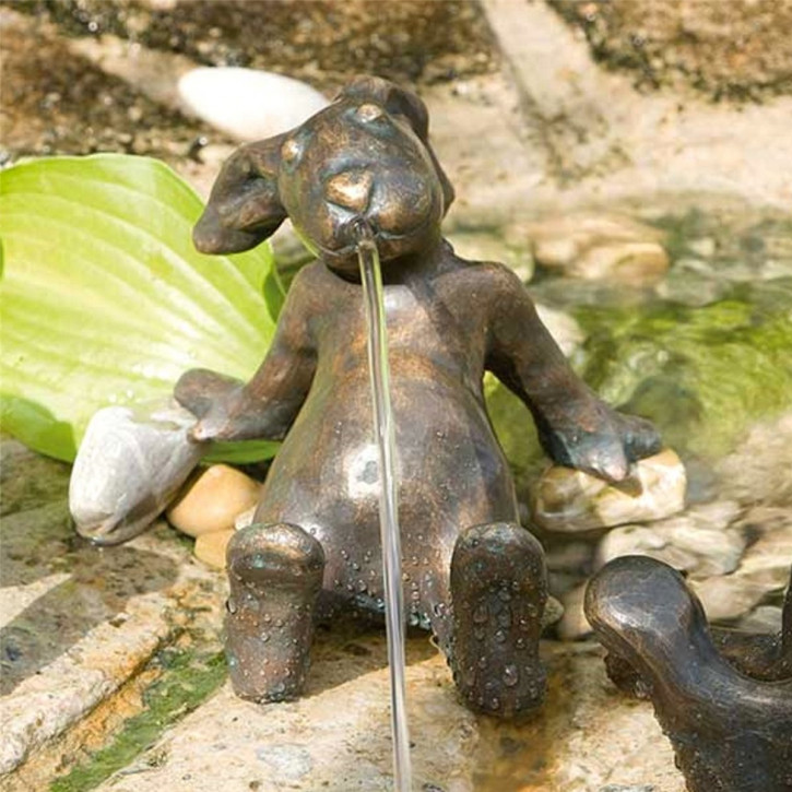 Bronzefigur Hase Emil Gartenfigur aus Bronze von Rottenecker Ostern Dekoration