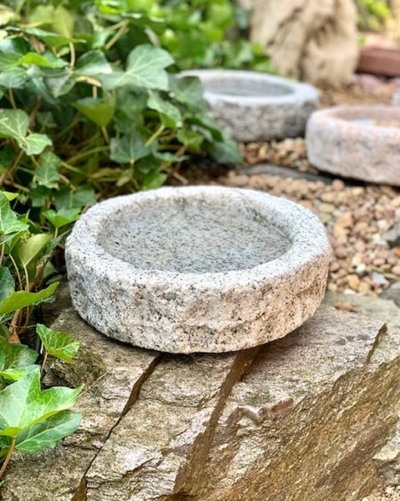 Vogeltränke Granit grau rund 30cm Naturform Vogelbad für Garten Insektentränke