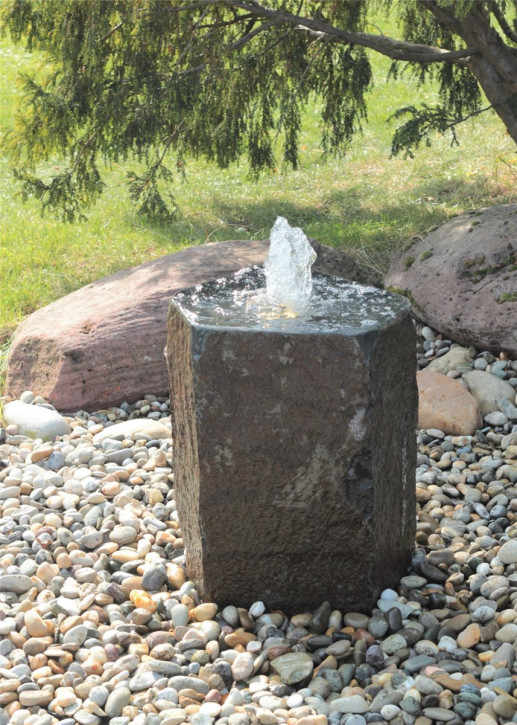VERKAUFT! Quellstein Basalt 50cm mit Quellschale Gartenbrunnen Springbrunnen Komplettset