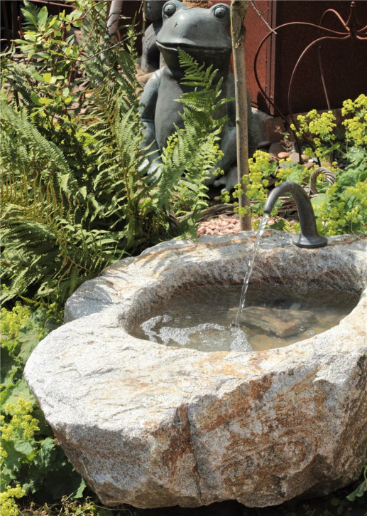 VERKAUFT! Wassertrog Granit L100 cm mit Bronze Wasserauslauf Naturstein Gartenbrunnen Set