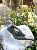 Bronzefigur Estelle klein L15cm auf Flusskiesel Rottenecker Bronze Akt Skulptur
